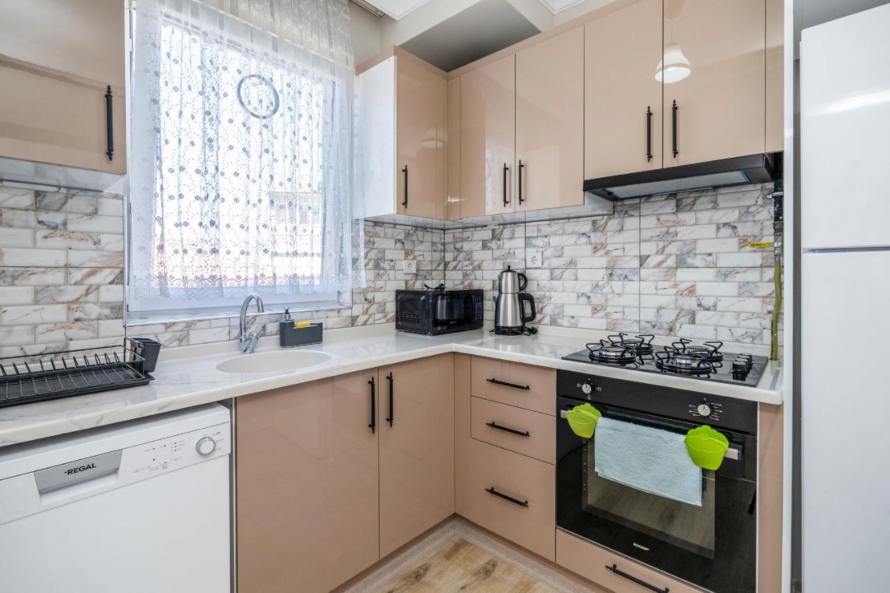 Spacious Apartment In The Historical Center Of Бурса Экстерьер фото